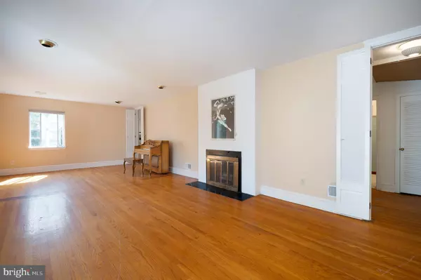 Wilmington, DE 19807,728 GREENWOOD RD