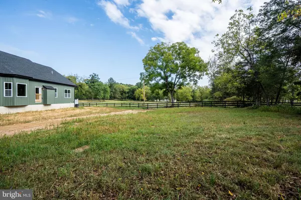 Shepherdstown, WV 25443,15N MISTLETOE LN