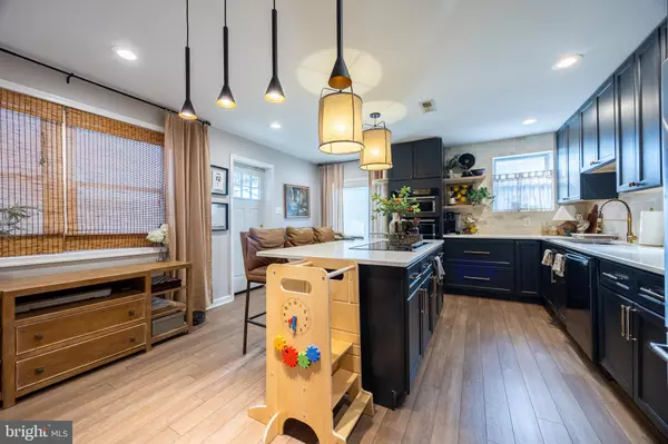 Philadelphia, PA 19150,932 E ELLET ST