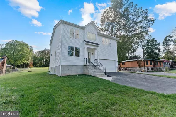 Manassas, VA 20111,8111 OAK ST