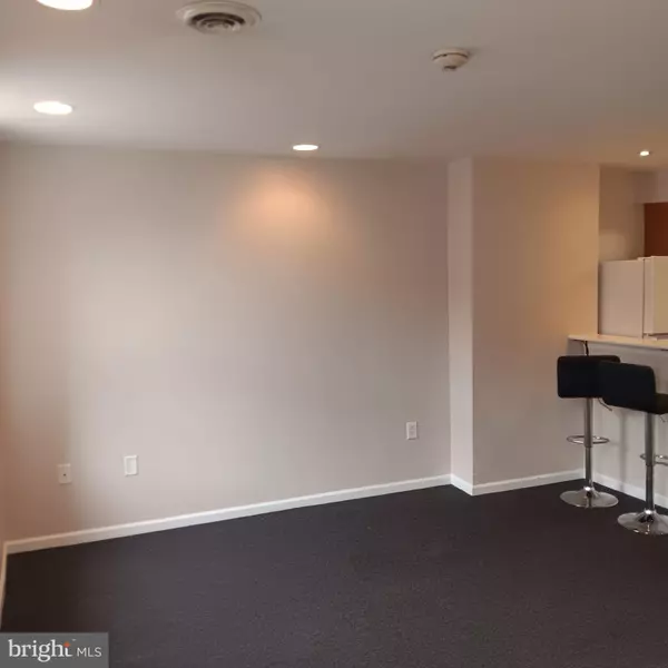 Philadelphia, PA 19121,1732 W DIAMOND ST #2
