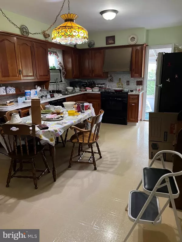 Williamstown, NJ 08094,23 GENOVA AVE