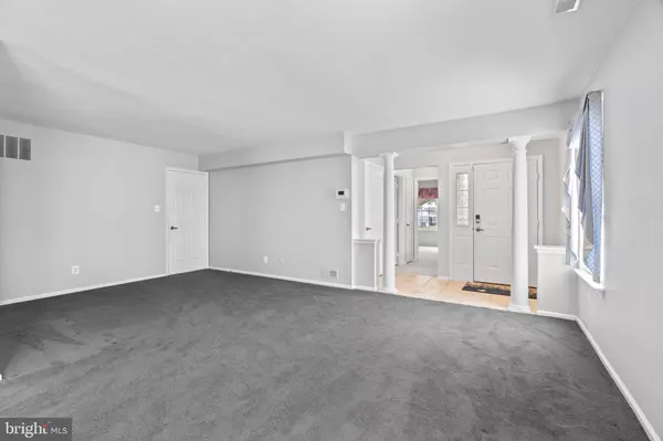 Mount Laurel, NJ 08054,10 YARROW PL