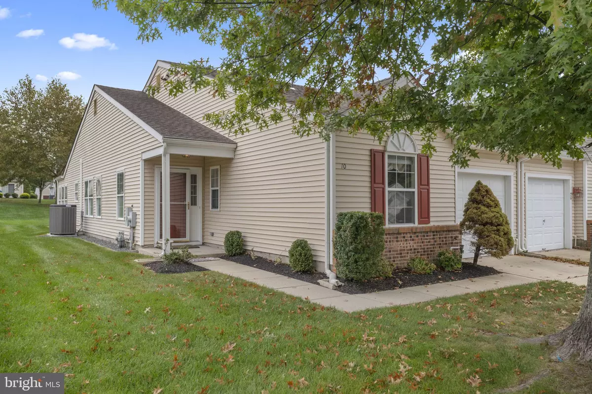 Mount Laurel, NJ 08054,10 YARROW PL