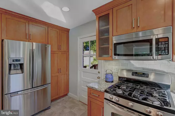 Falls Church, VA 22046,602 RANDOLPH ST