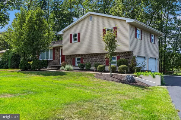 Slatington, PA 18080,3546 OAK RIDGE DR