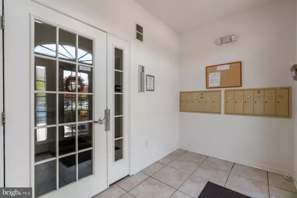 Rosedale, MD 21237,5215 GLENTHORNE CT #5215