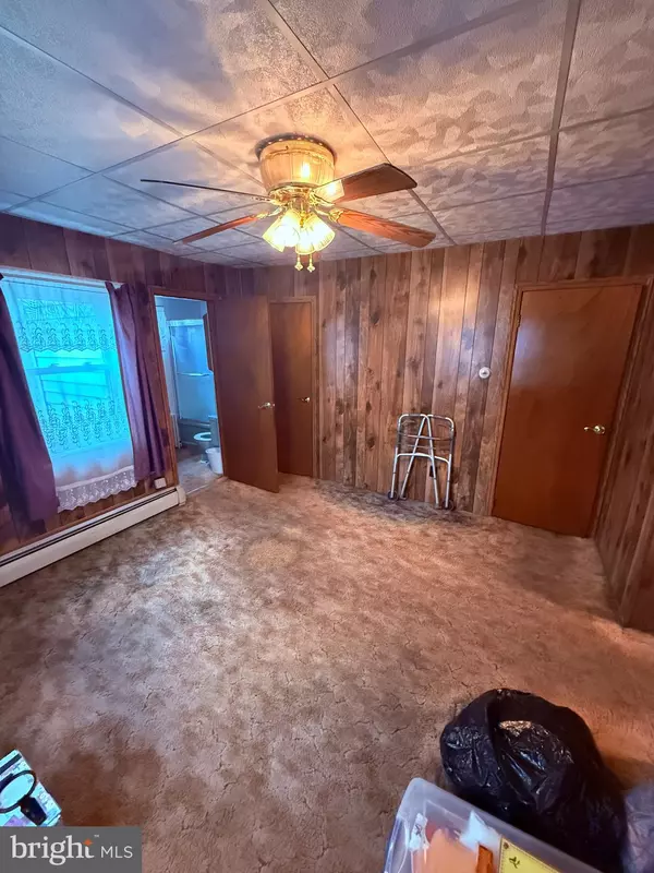 Pottsville, PA 17901,37 E SAVORY ST