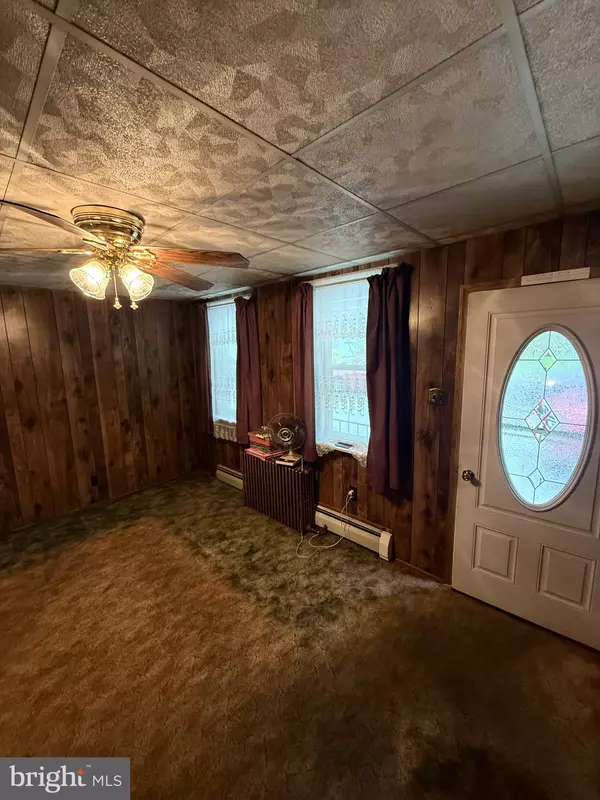 Pottsville, PA 17901,37 E SAVORY ST