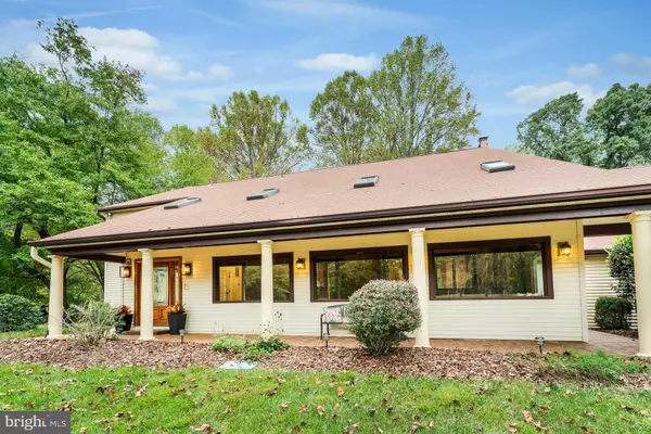 Great Falls, VA 22066,10702 MILKWEED DR