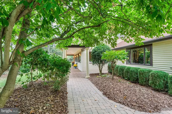 Great Falls, VA 22066,10702 MILKWEED DR