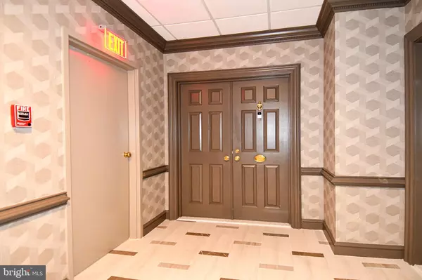 Baltimore, MD 21202,10 E LEE ST #809