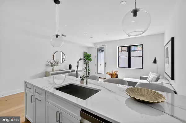 Washington, DC 20002,828 21ST ST NE #1