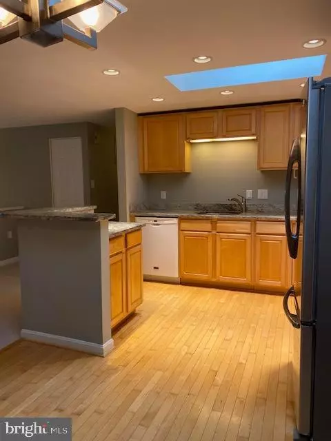 Reston, VA 20191,11563 SHADBUSH CT