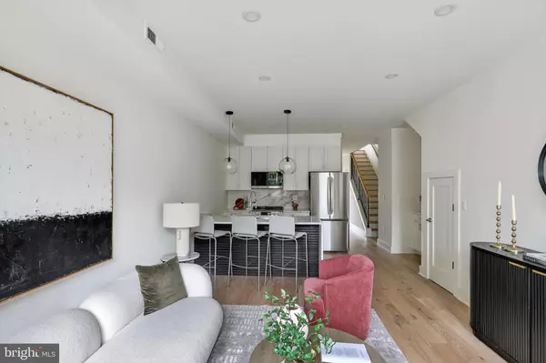 Washington, DC 20002,828 21ST ST NE #2