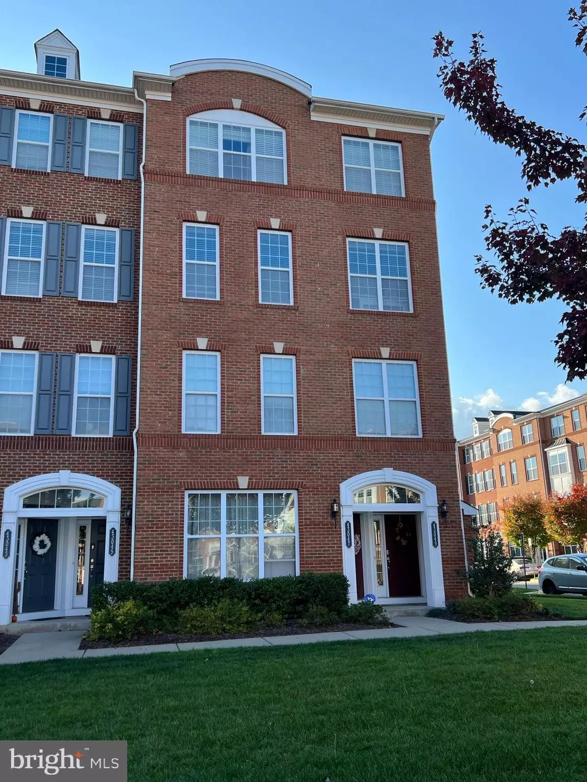 Ashburn, VA 20148,43049 CLARKS MILL TER