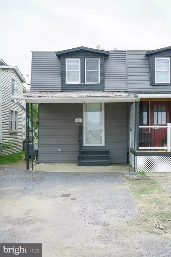 New Holland, PA 17557,950 W MAIN ST