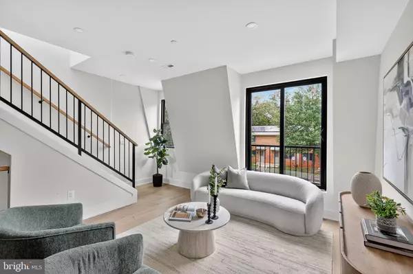 Washington, DC 20002,828 21ST ST NE #3