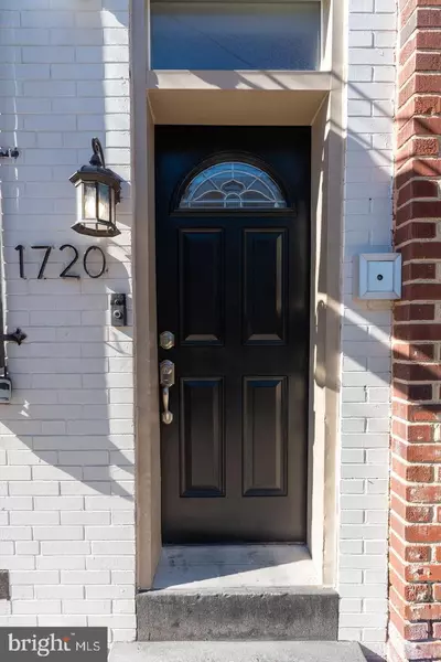 1720 S 4TH ST #3RD FLOOR, Philadelphia, PA 19148