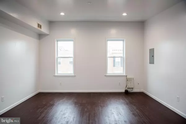 Philadelphia, PA 19148,1720 S 4TH ST #3RD FLOOR