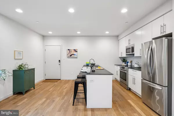 Philadelphia, PA 19145,1800-2 S 16TH ST #B