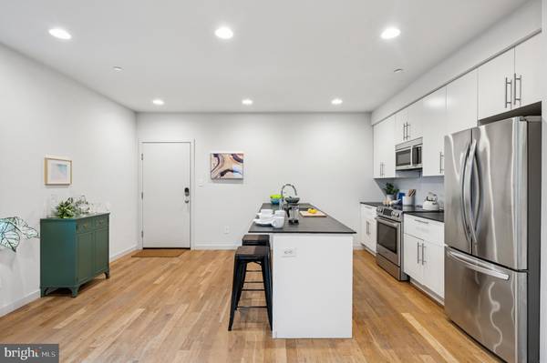 Philadelphia, PA 19145,1800-2 S 16TH ST #B