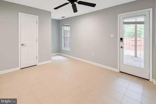 Gaithersburg, MD 20878,1 BEACON HILL WAY
