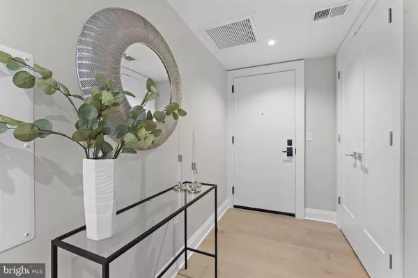 Alexandria, VA 22314,925 N FAIRFAX ST #812