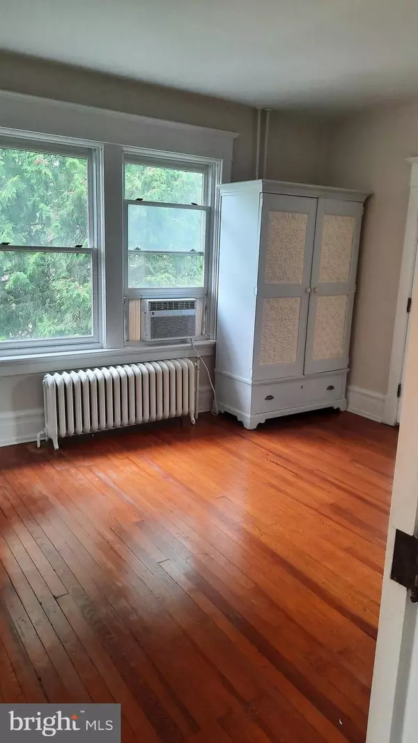 Harrisburg, PA 17104,2315 MAGNOLIA DR