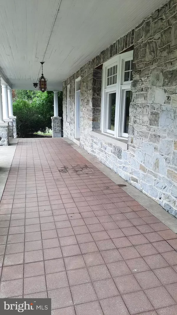 Harrisburg, PA 17104,2315 MAGNOLIA DR