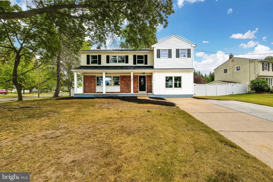 100 OLD COLONY LN, Marlton, NJ 08053