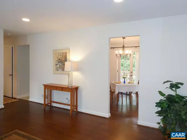 Charlottesville, VA 22903,613 SHAMROCK RD