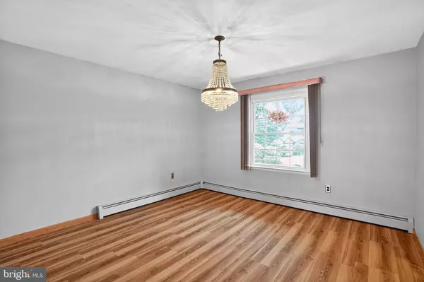 Media, PA 19063,719 PINE RIDGE RD