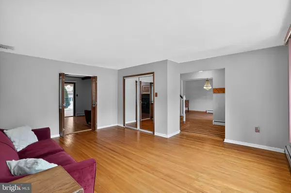 Media, PA 19063,719 PINE RIDGE RD