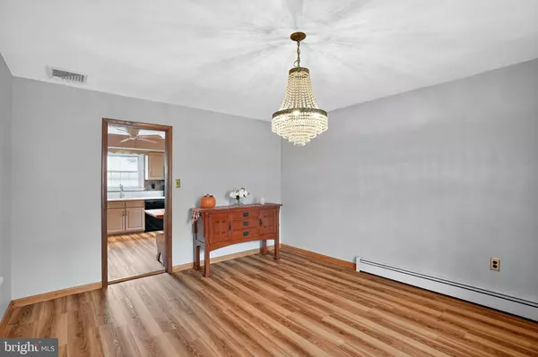 Media, PA 19063,719 PINE RIDGE RD