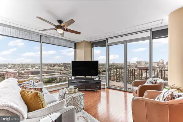 Wilmington, DE 19801,105-UNIT CHRISTINA LANDING DR #1701