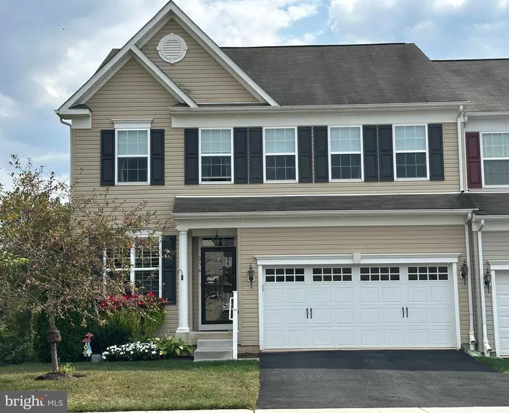 236 GREENVALE MEWS DR #1, Westminster, MD 21157