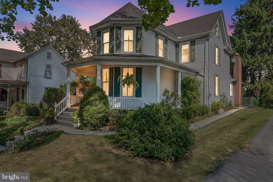 1042 CORNWALL RD, Lebanon, PA 17042