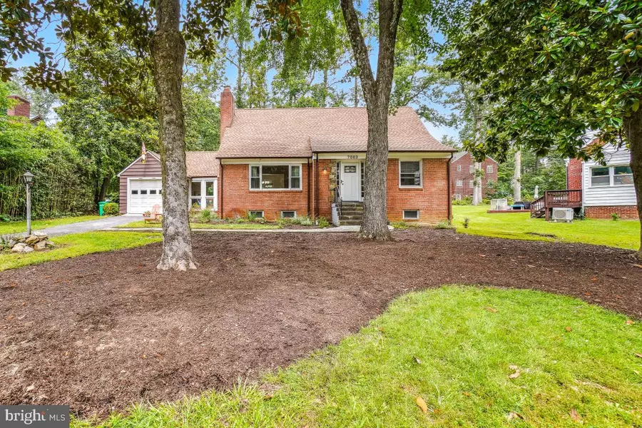 7003 WELLS PKWY, Hyattsville, MD 20782