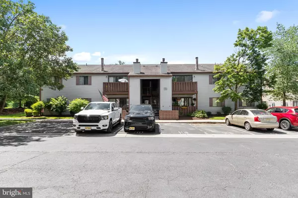 1002 LINDSEY CT, Marlton, NJ 08053