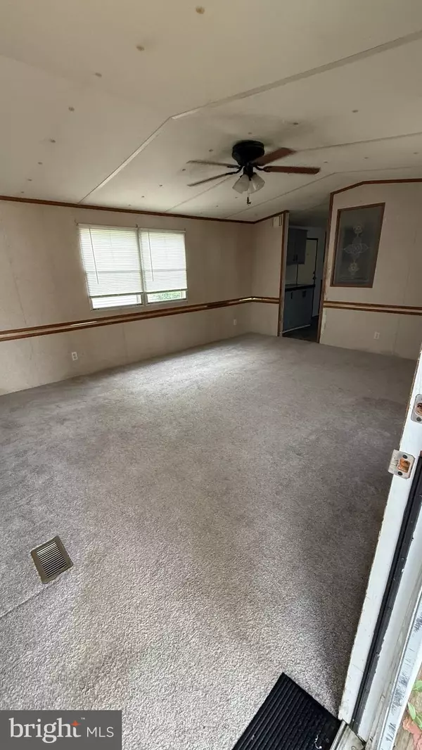 Lancaster, PA 17603,215 FAWN MEADOW XING