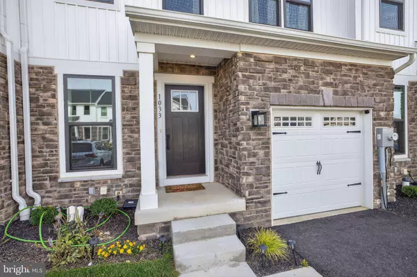 1033 WATSON CT, Fogelsville, PA 18051