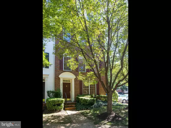 8870 ASHGROVE HOUSE LN, Vienna, VA 22182