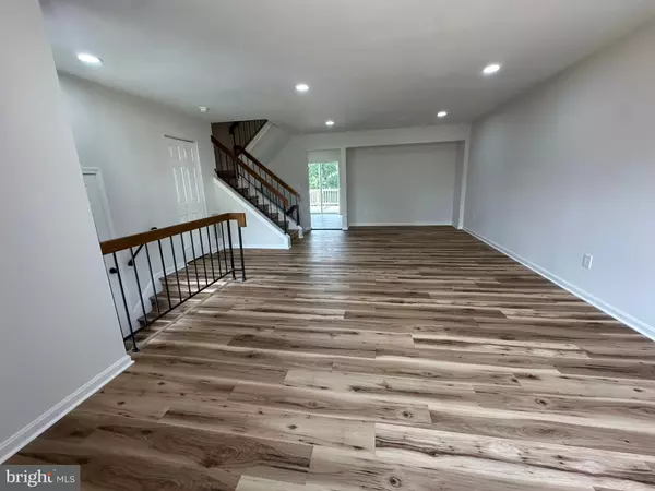 Fairfax, VA 22033,3351 OAKSHADE CT