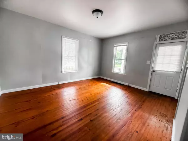 Penns Grove, NJ 08069,24 STATE ST #A