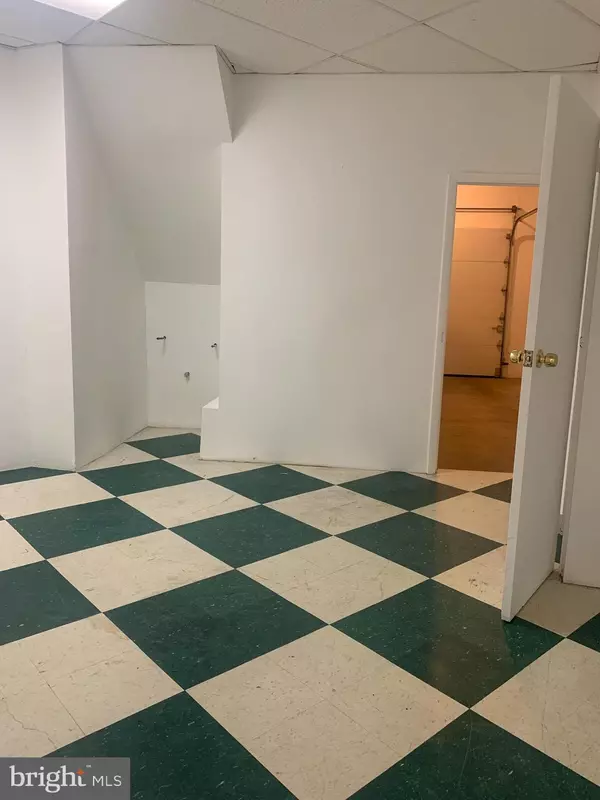 Philadelphia, PA 19122,2143 N FRONT ST