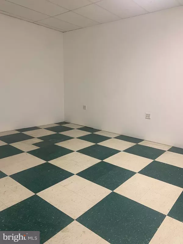 Philadelphia, PA 19122,2143 N FRONT ST