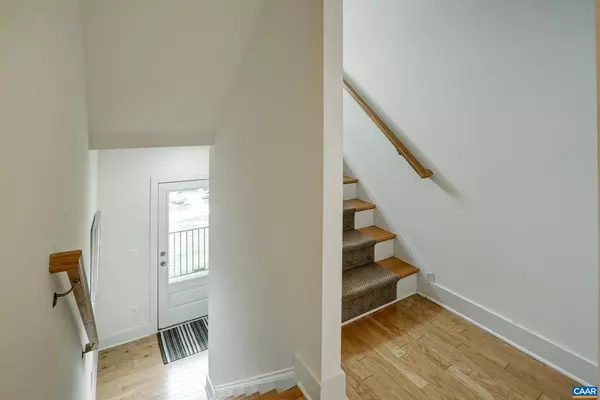 Crozet, VA 22932,407 FENNEL RD