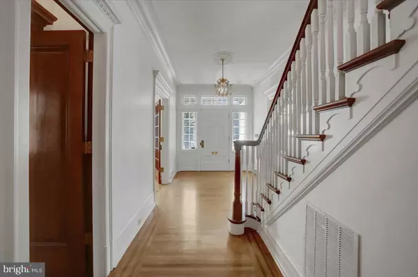Shippensburg, PA 17257,307 W W KING STREET