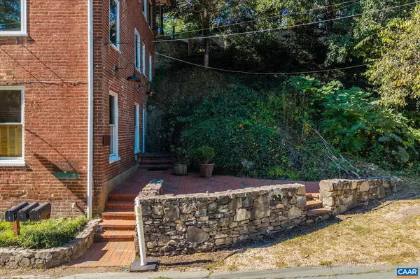 Charlottesville, VA 22902,1915 E MARKET ST #3